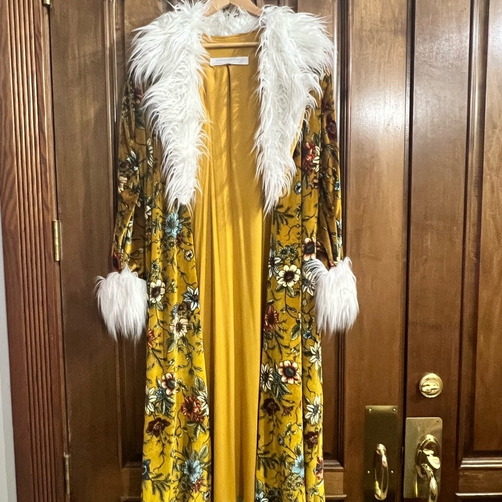 Jennifer Grace Penny Faux Fur Velvet Jacket - Mustard Blossom